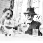 Anna Freud dan Sigmund Freud. copyright Freud Museum, London.