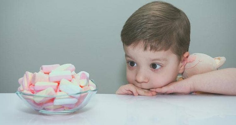 Eksperimen Marshmallow pada anak-anak.