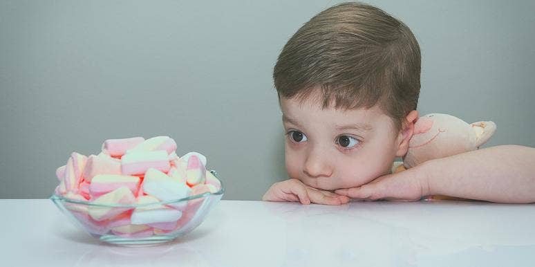 Eksperimen Marshmallow pada anak-anak.